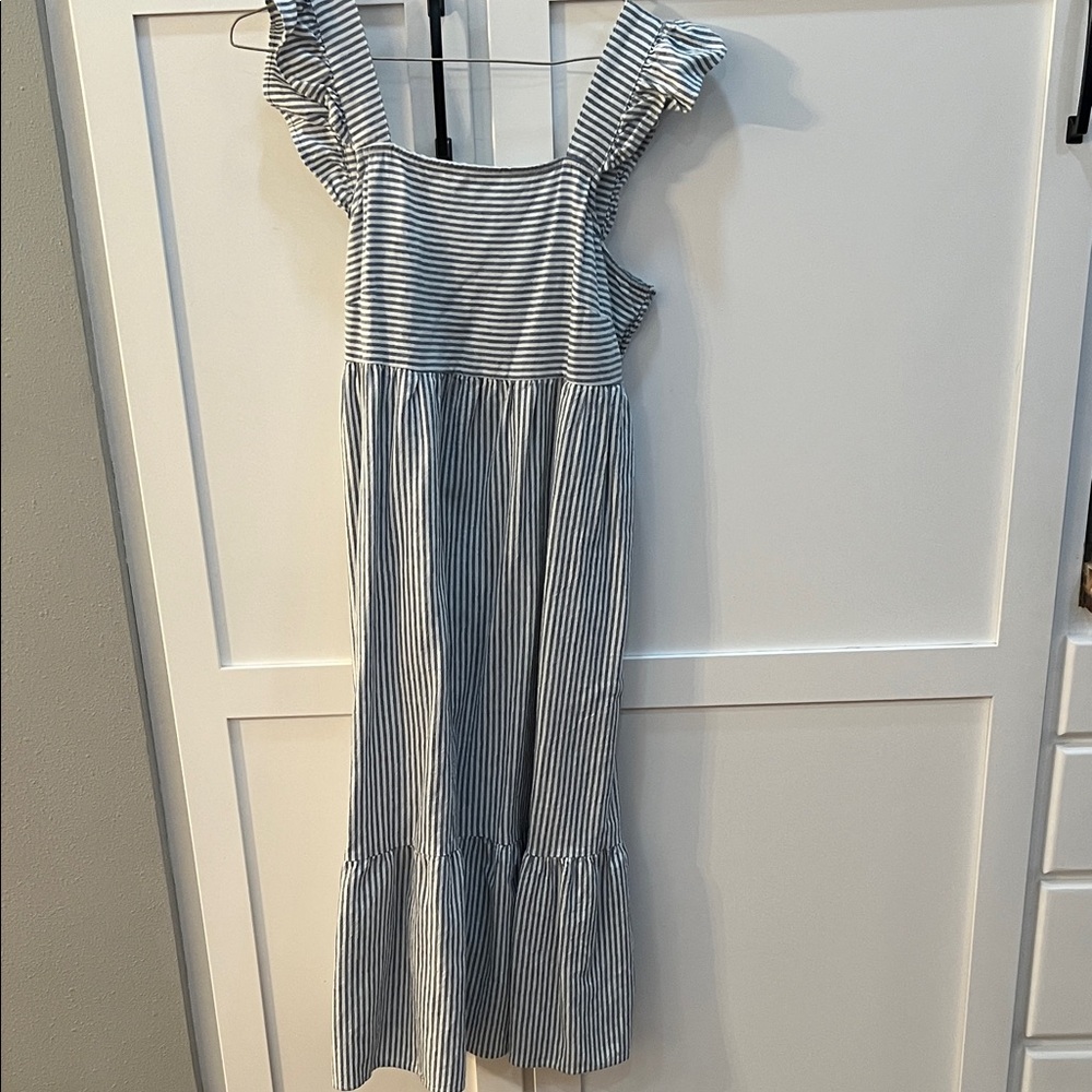 Universal Thread Navy and White Striped Top